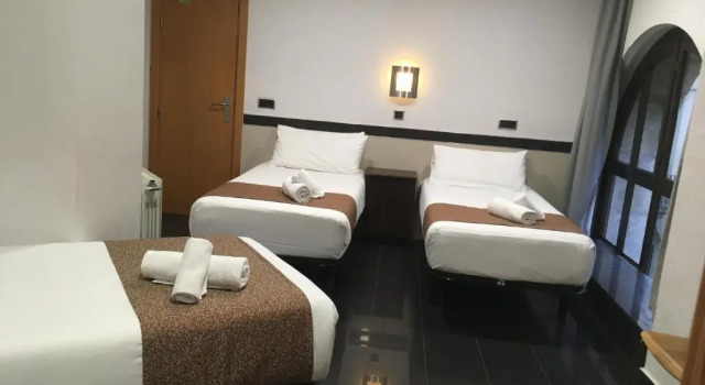 Трёхместный номер Standard Hostal Levante Barcelona