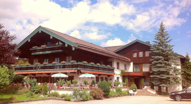 Zellerwirt Hotel & Restaurant, Varaa Hotelli Hotellit Baijeri pysäköinnillä, Pysäköinti