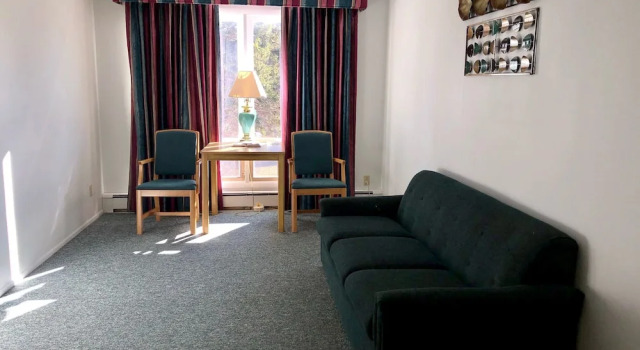 Люкс Budget Host Inn