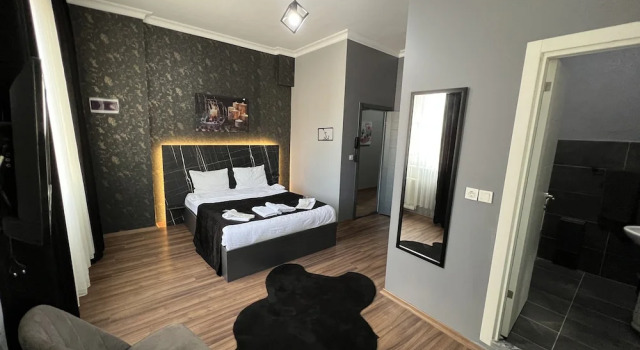 Номер Standard Lions Suit Hotel