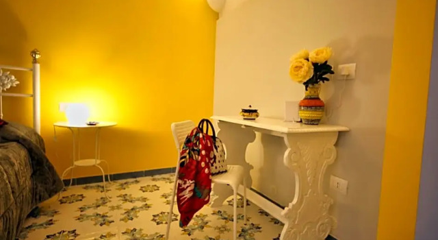 Domus Vilù, Buchen Sie Hotel Hotels in Nocera Superiore mit Parkplatz, Parkplätze