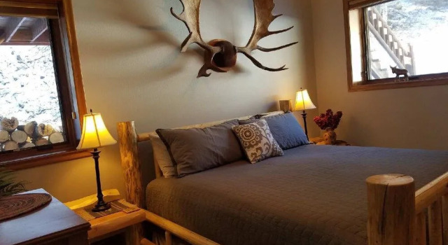 Two Bears Inn Bed & Breakfast, Book Hotel Hoteller i Red Lodge med parkering, Parkering