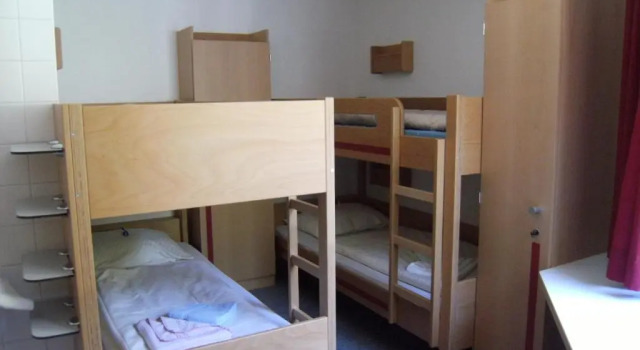 Кровать в общем номере (мужской номер) Jugendherberge Freiburg