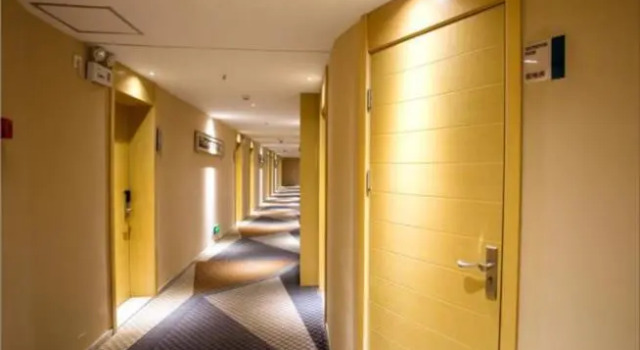 City Comfort Inn Xiangyang Yicheng Xiangsha Avenue, Prenota Hotel Hotel a Xiangyang con parcheggio, Parcheggio
