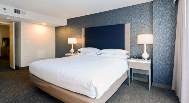 Люкс Executive Embassy Suites Baltimore - North/Hunt Valley