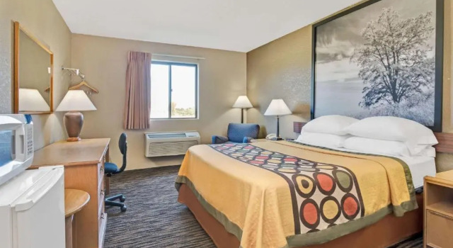 Четырёхместный семейный номер Standard Super 8 by Wyndham Spokane/West
