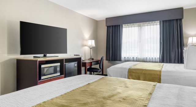 Четырёхместный номер Standard Best Western Auburn/Opelika Inn
