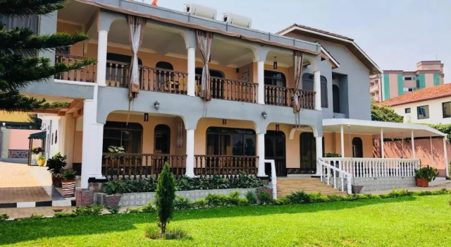 Ezra boutique villa