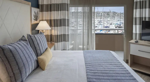 Двухместный номер Standard с балконом и с видом на гавань Bay Club Hotel and Marina