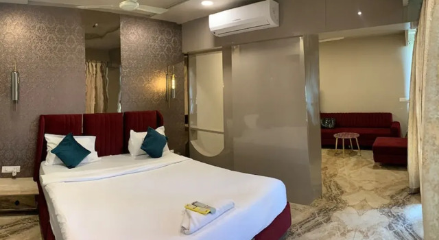 Hotel Grand Nidhivan, Забронировать Отель Нагпур штат Махараштра, рядом с Нулевая миля в Нагпуре