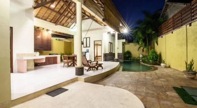 PB - Villa 4 - 2BR · 2-BR Private Pool Villa Walk to Seminyak Beach, Rezervovat Vila Chaty v Bali, Chalupa