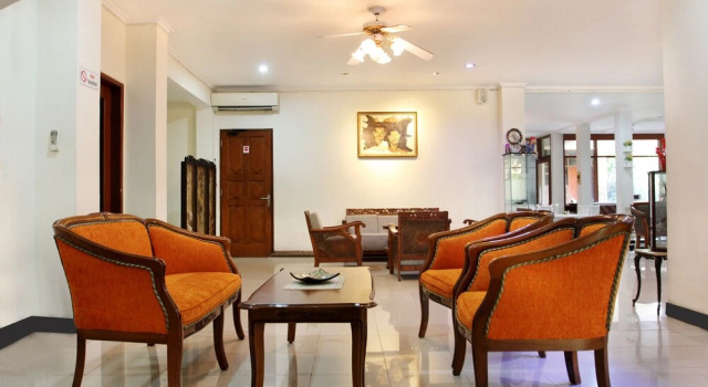 OYO 102 GP Residence, Réserver Auberge de jeunesse Legok West Java