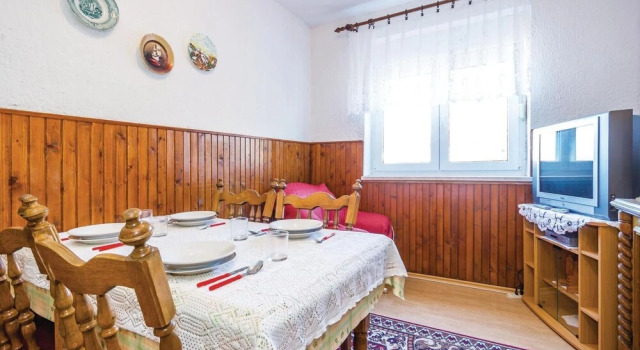 Beautiful Home in Sveti Juraj With Wifi and 2 Bedrooms, Rezerwuj Hotel Sveti Juraj 