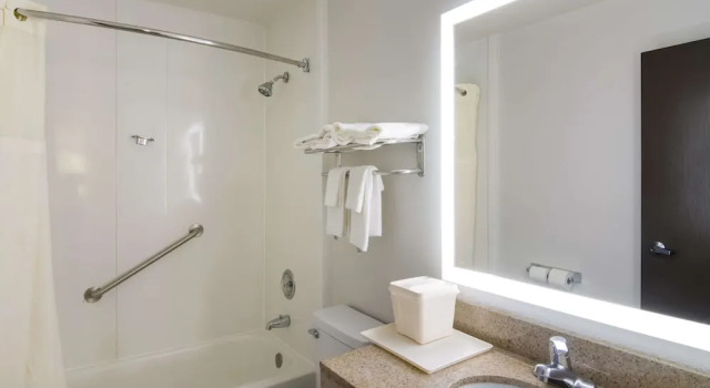 Двухместный люкс Quality Inn Aurora - Naperville Area