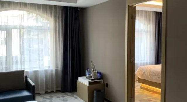 Люкс Galaxy Hotel (Beijing Wukesong Wanshou Road Subway Station Branch)