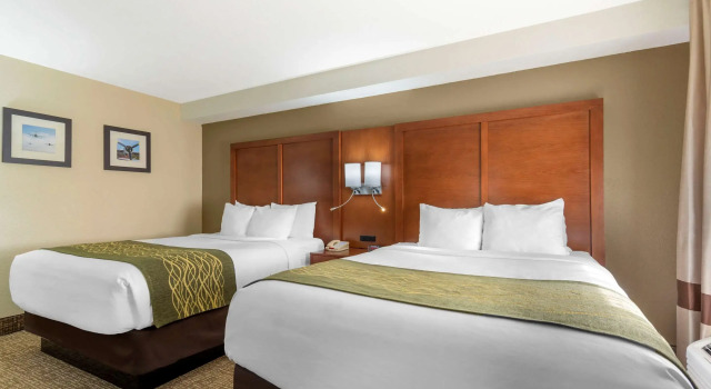 Четырёхместный номер Standard Comfort Inn & Suites - near Robins Air Force Base Main Gate