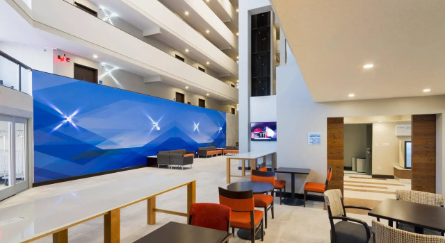 Holiday Inn Express & Suites San Antonio Medical-Six Flags by IHG