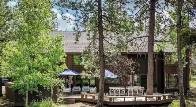 Коттедж Skylight by Avantstay Elevated Mountain Home w/ Hot Tub, Billiards, Large Patio