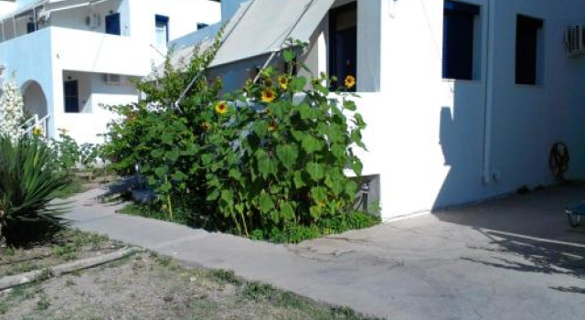Iro Apartments