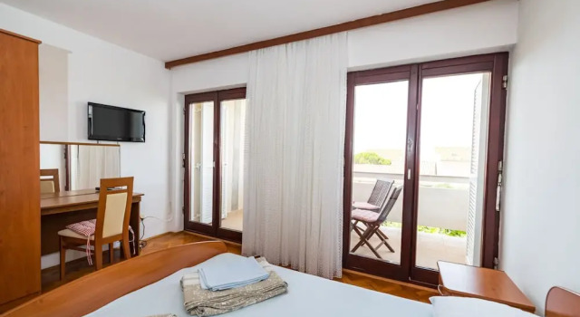 Apartment Ljubica With Nice Garden 1, Забронировать Апартаменты/квартира Апартаменты Новалья, Апартаменты/квартира