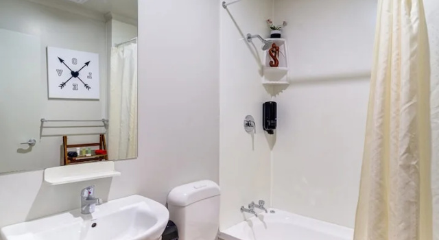 Номер Standard с видом на озеро Silver Fern Lodge