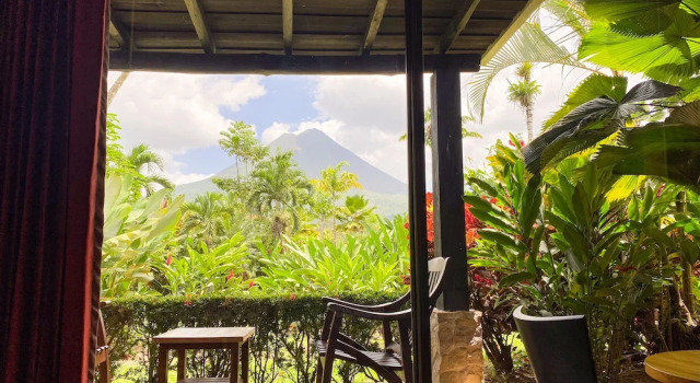 Четырёхместный полулюкс Superior Arenal Manoa Hot Springs Resort
