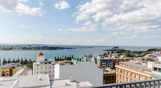The Muse - Contemporary Apartment Newcastle CBD