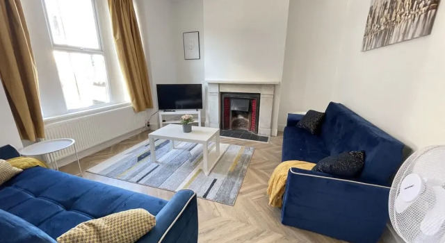Luxury House With Garden Close To The Stadium