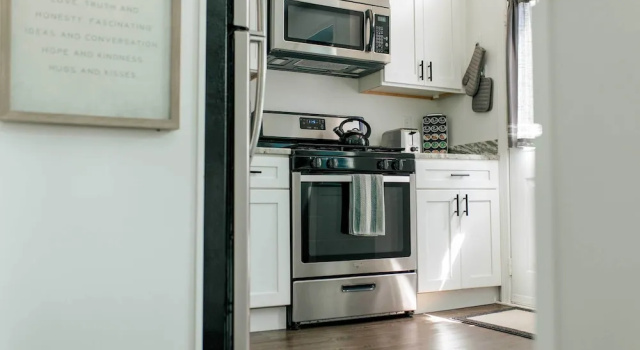 Апартаменты Chic Lancaster Vacation Rental, Walkable Location!