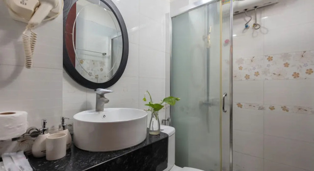 Номер Economy Queen Light Hotel - Ha Noi Old Quater