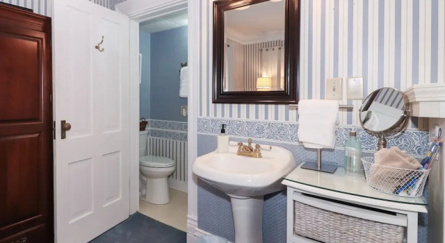 Doppel Suite Loganberry Inn