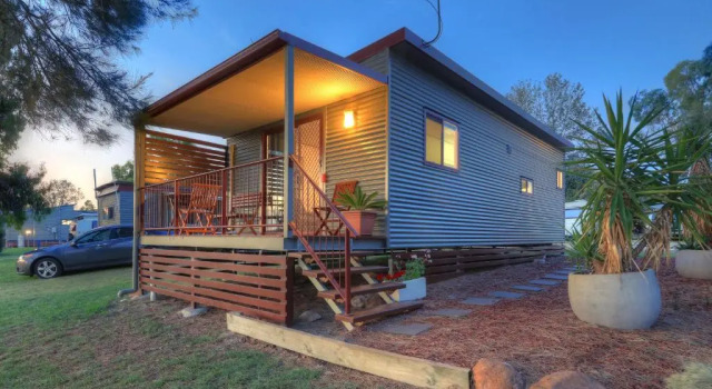 Люкс Killarney View Cabins and Caravan Park
