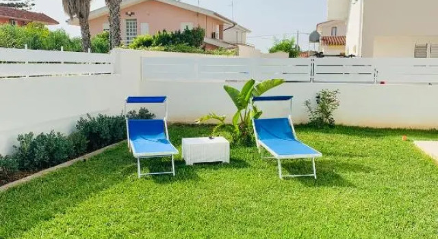 DolceVitaSuites - Modern 3BR Beach Villa in San Lorenzo with Sea View, Book Villa San Lorenzo Noto Valley