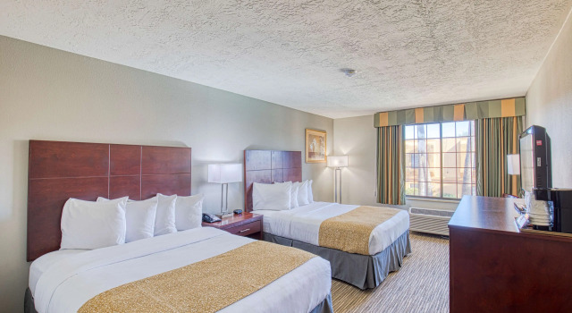 Четырёхместный номер Standard Best Western Green Valley Inn