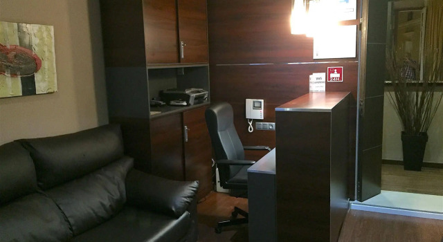 Hostal Larios, Забронировать Хостел Хостелы Малаги, рядом с Музей Кармен Тиссен, Хостел