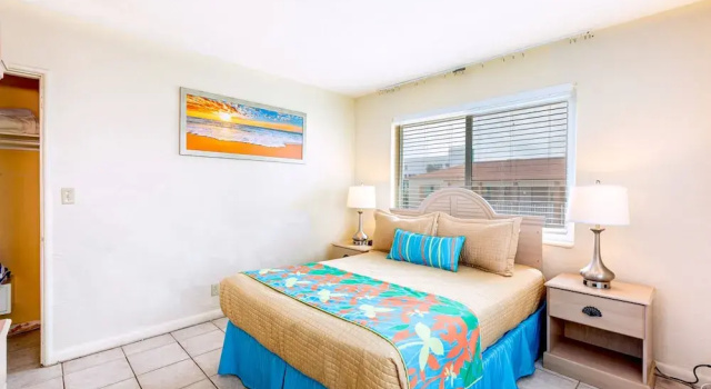 Номер Standard c 1 комнатой с балконом и с видом на океан Enchanted Isle Hollywood Beach Resort