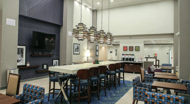 Кровать в общем номере Hampton Inn & Suites Mount Laurel/Moorestown