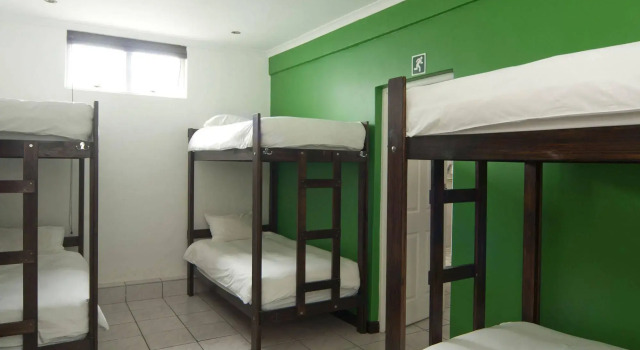 Stoked Backpackers, Buchen Sie Hotel Muizenberg False Bay