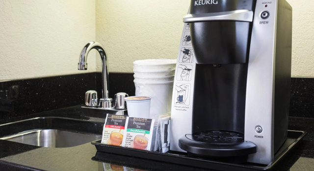 Четырёхместный номер Standard Holiday Inn Express Hotel & Suites Minneapolis - Minnetonka by IHG