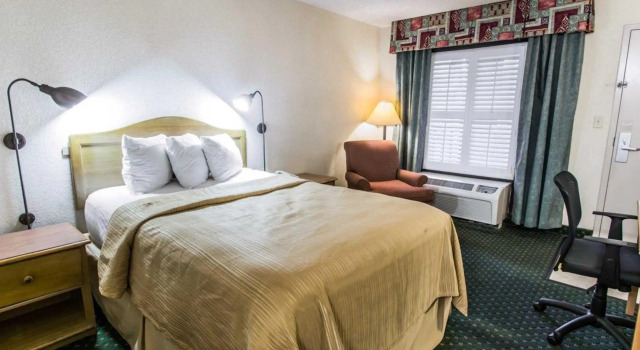 Номер Standard Quality Inn Orange Park Jacksonville