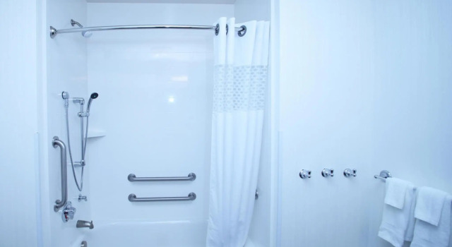 Четырёхместный номер Standard Hampton Inn and Suites Monroe