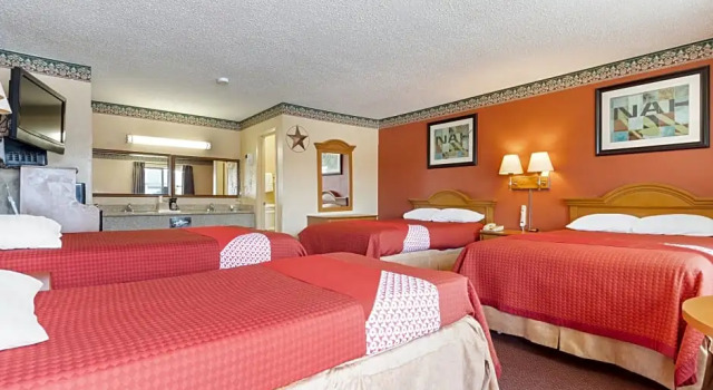 Шестиместный номер Standard Freer Executive inn and Studios