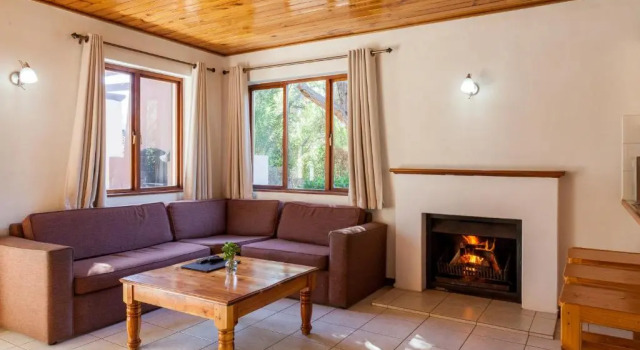 Шале с 2 комнатами с балконом Montagu Springs Resort