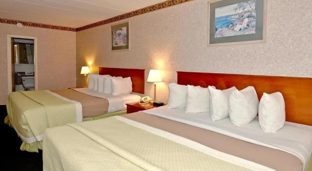 Четырёхместный люкс Days Inn by Wyndham Atlantic City Beachblock