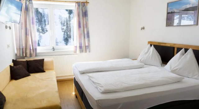 Номер Economy Hotel Laaxerhof