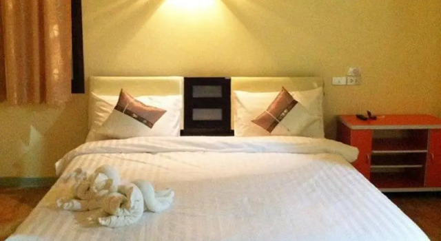 Люкс Charming Home Resort ชาร์มมิ่งโฮมรีสอร์ท สวนผึ้ง