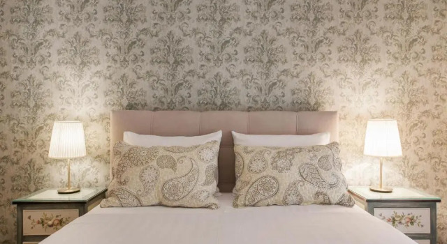 Nicholas Point Apartments and Rooms