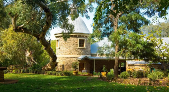 Grand Cru Estate Homestead, Book Hotel  