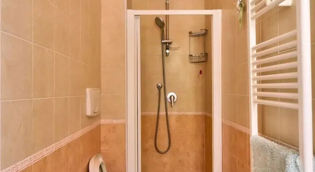 Коттедж с 2 комнатами с видом на сад Holiday House The Red Cat