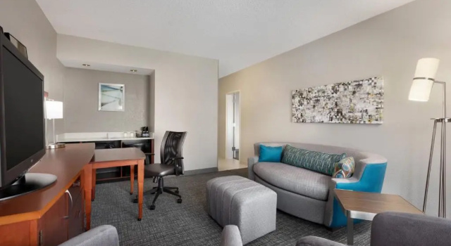 Четырёхместный номер Standard Отель Courtyard by Marriott Fort Myers Cape Coral